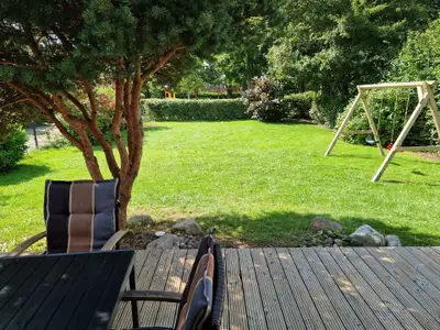 Gartenblick vom Terrassenzutritt