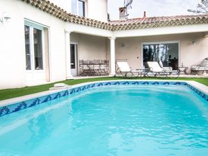 23850580-Ferienhaus-6-Draguignan-300x225-2