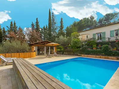 PoolOfHouse