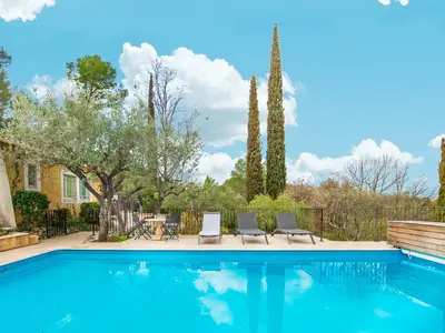 PoolOfHouse