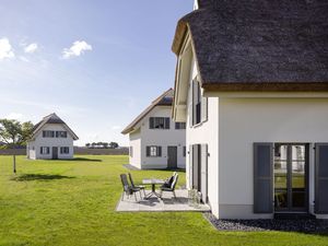 23490450-Ferienhaus-4-Dranske-300x225-1