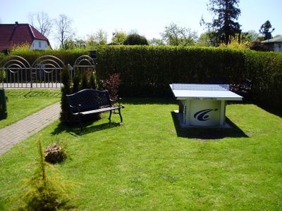 Garten mit Tischtennisplatte