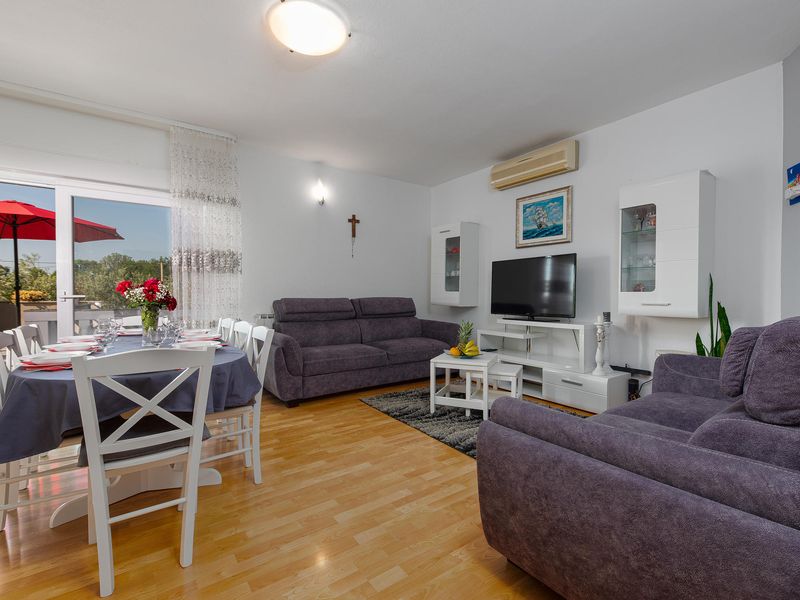 23754818-Ferienhaus-10-Dračevac Ninski-800x600-2