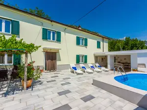 Ferienhaus für 6 Personen in Drivenik