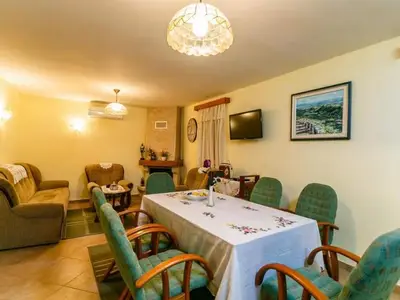 Ferienhaus für 8 Personen (140 m²) in Drivenik 9/10