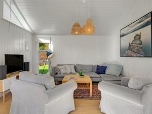 23761897-Ferienhaus-8-Dronningmølle-300x225-5