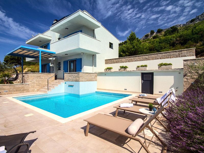 Terrasse. Villa Allegra mit privatem beheiztem Pool und offenem Meerblick