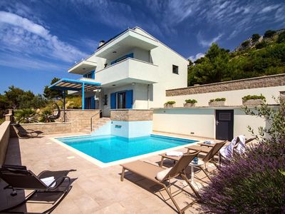Pool. Villa Allegra mit privatem Pool, 3 Schlafzimmern, 2,5 Bädern und herrlicher Aussicht