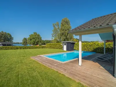 PoolOfHouse