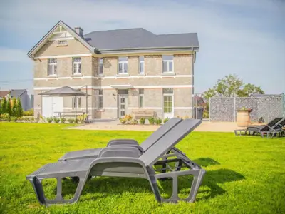 Außenseite Ferienhaus [Sommer]