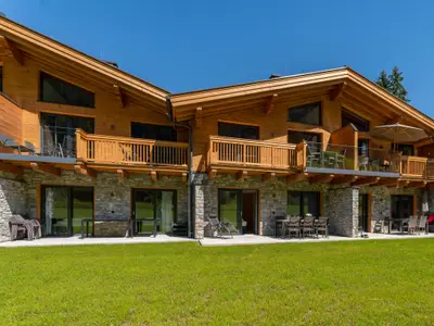 Außenseite Ferienhaus [Sommer]