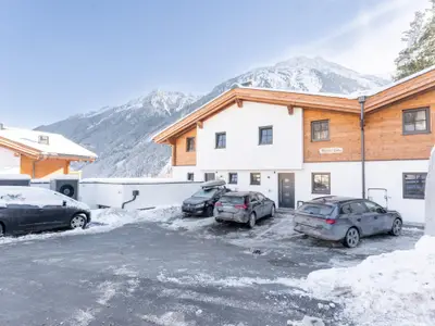 Außenseite Ferienhaus [Winter]