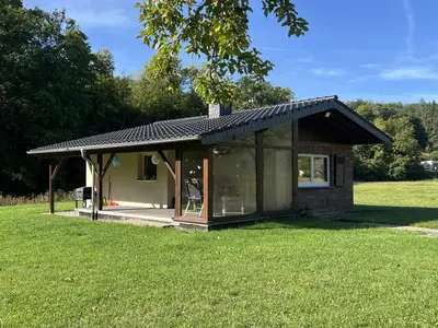 Hausansicht von der Seite