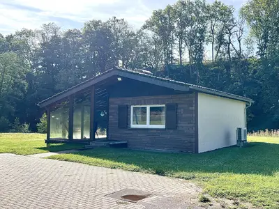 Hausansicht von vorne seitlich