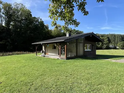 Hausansicht von der Seite