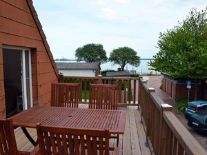 Sonnige Dachterrasse in Südlage, Strand im Hintergrund