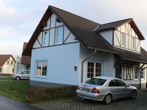 23975121-Ferienhaus-14-Ediger-Eller-300x225-1