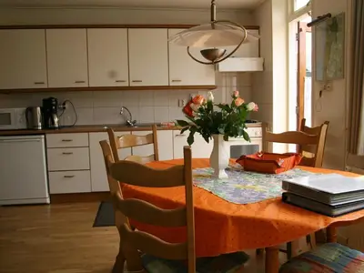 Wohnzimmer und Eßzimmer.