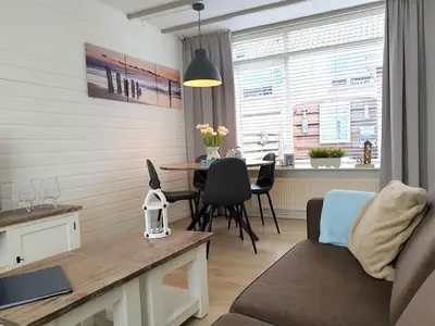 Wohnzimmer mite Esstisch