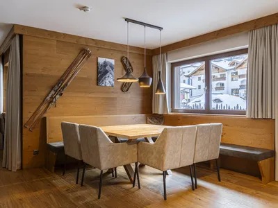 DiningRoom