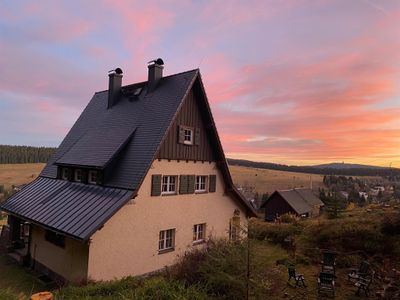 Sonnenaufgang Blick zum Ort