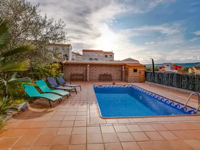 PoolOfHouse