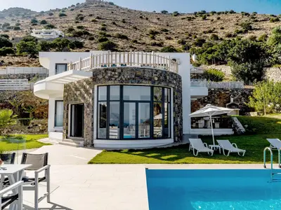 PoolOfHouse