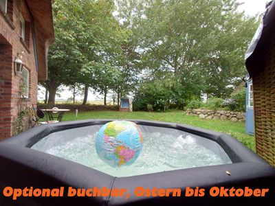 Beheizter AussemWhirlpool / Jacuzzi von Ostern bis Oktober nach Verfügbarket gegen Aufpreis (bitte anfragen)