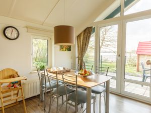 23854089-Ferienhaus-6-Emmen-300x225-5