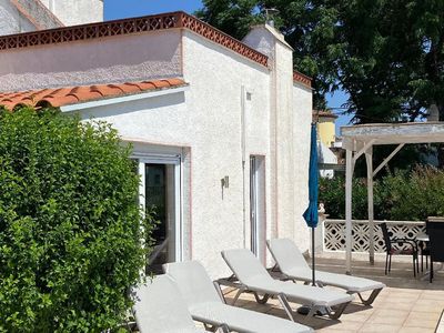 Terrasse. 6 Liegen für ein entspannten Urlaub unter spanischer Sonne!