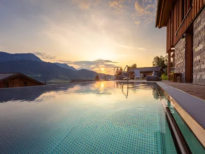 PoolOfHouse