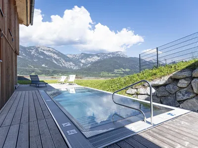 PoolOfHouse