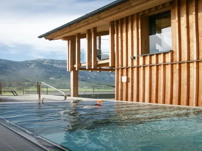PoolOfHouse