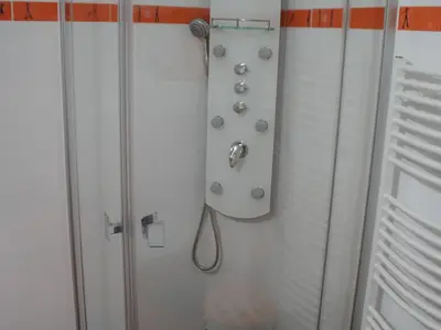 Bad mit Massagedusche