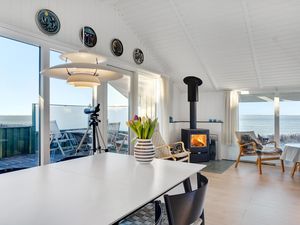 23744931-Ferienhaus-5-Esbjerg-300x225-3