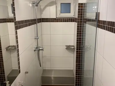 Bad mit Dusche