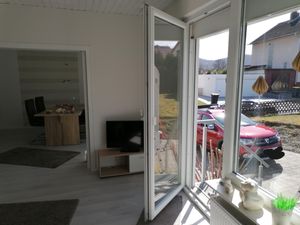 23995363-Ferienhaus-4-Eschwege-300x225-5