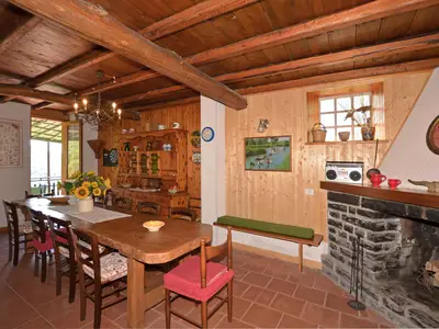 Der Essbereich und der Kamin