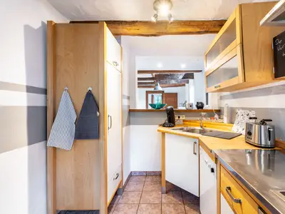 KITCHEN, INSIDE