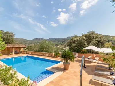 PoolOfHouse