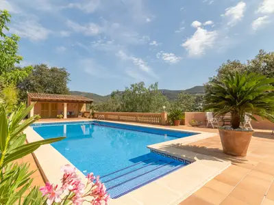 PoolOfHouse