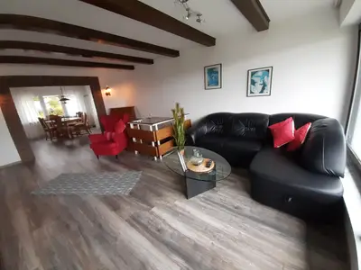 Wohn- und Esszimmer
