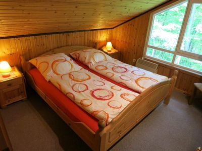 Schlafzimmer OG mit Bett 1,80m x 2,00 m