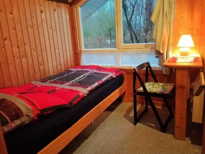 Schlafzimmer OG-Klein mit Bett 0,90m x 2,00m