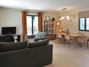 23973276-Ferienhaus-10-Eygalières-300x225-3