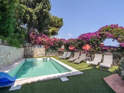 PoolOfHouse