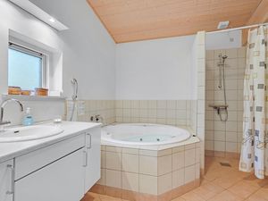 23741069-Ferienhaus-8-Fåborg-300x225-5