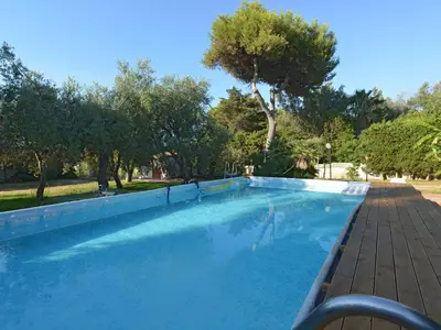 PoolOfHouse