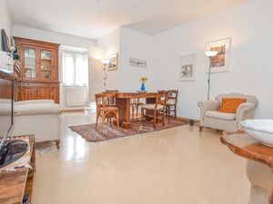 23763304-Ferienhaus-6-Farnese-300x225-1