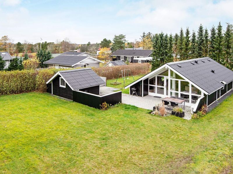 23495229-Ferienhaus-5-Fårvang-800x600-1